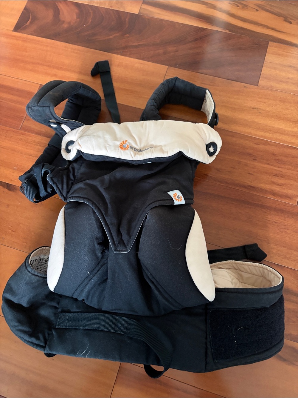 Ergobaby Four Position 360 Black and Camel